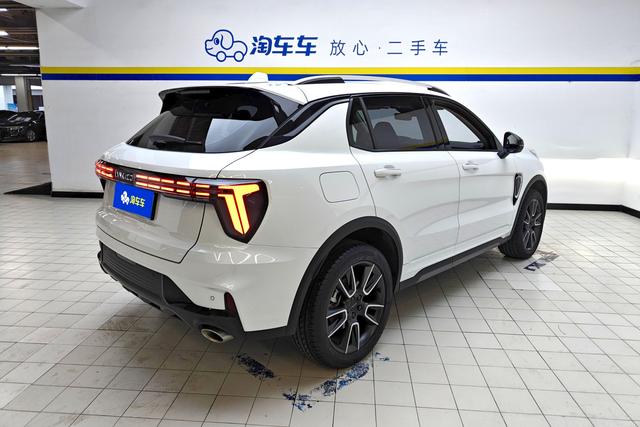 Lynk & Co 01 2023 2.0 TD 2 WD Pro — фото 3