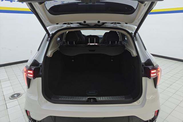 Lynk & Co 01 2023 2.0 TD 2 WD Pro — фото 17