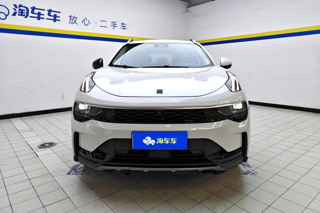Lynk & Co 01 2023 2.0 TD 2 WD Pro — фото 2