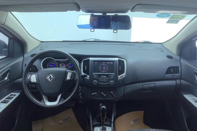 Dongfeng AX3 2016 1.5 L AT — фото 12