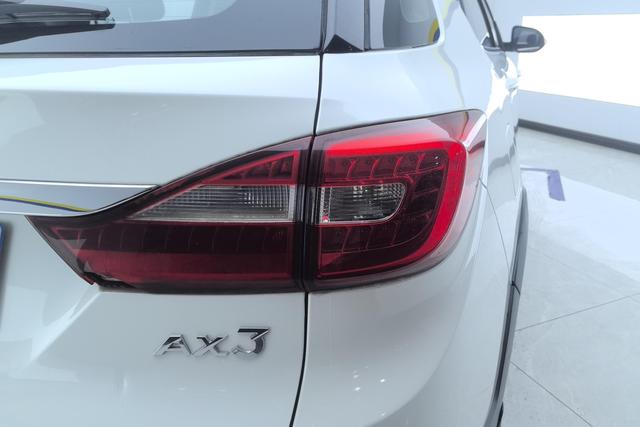 Dongfeng AX3 2016 1.5 L AT — фото 5