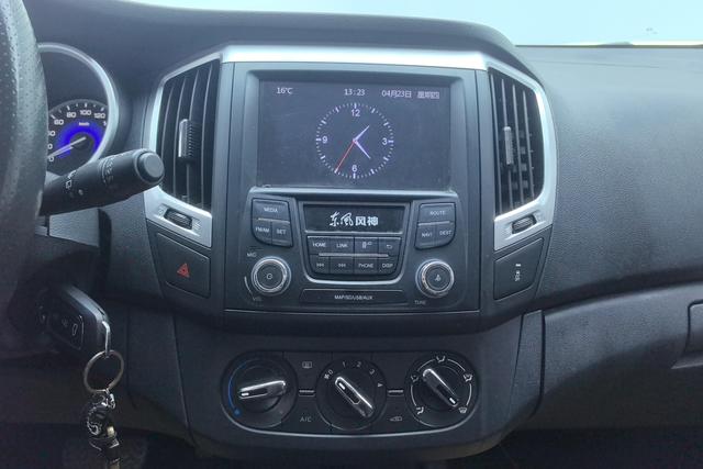 Dongfeng AX3 2016 1.5 L AT — фото 10
