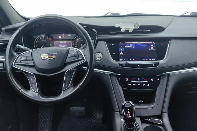Cadillac XT5 2020 — фото 10