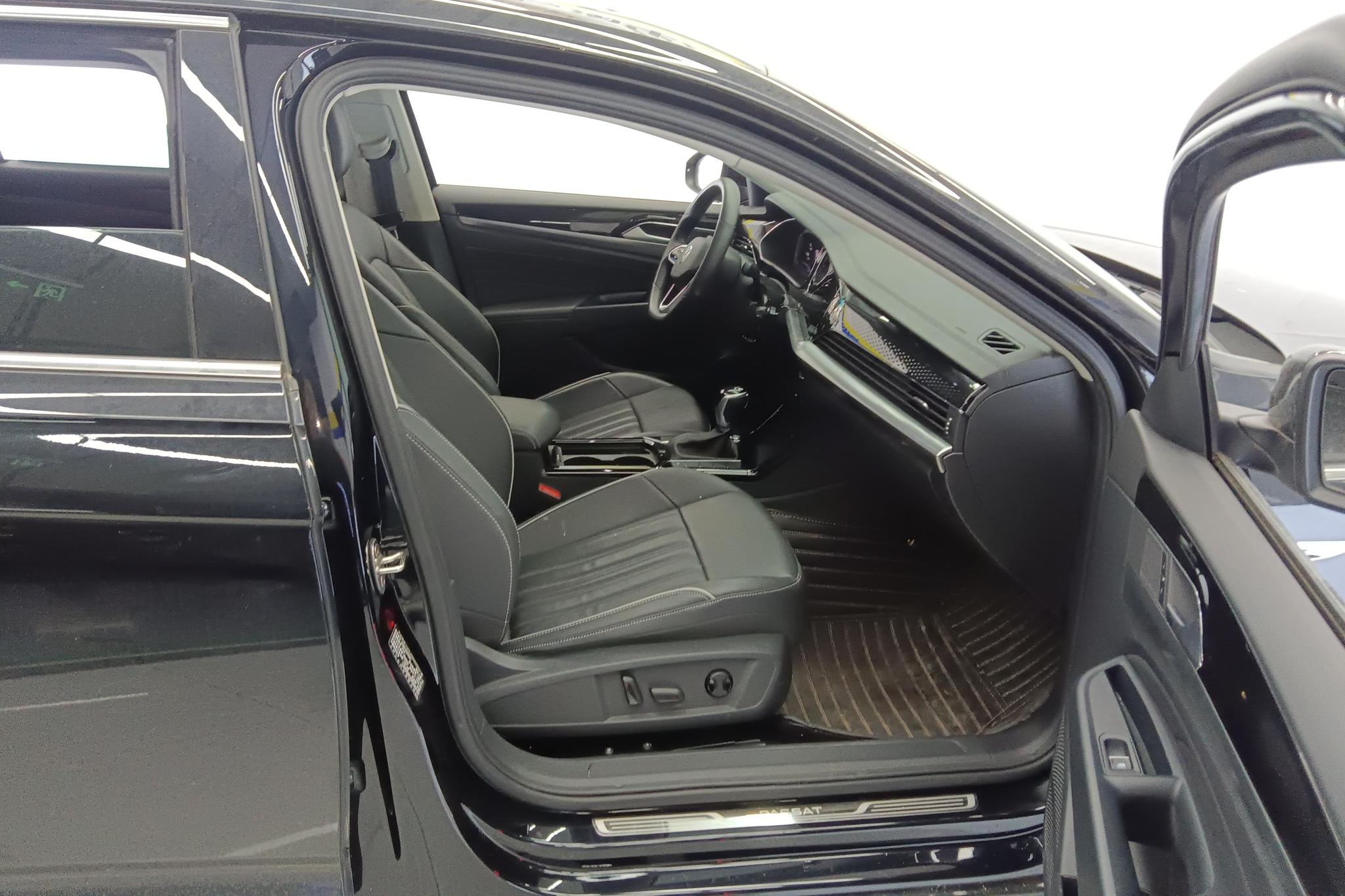 Volkswagen Passat 2023 330TSI Elite