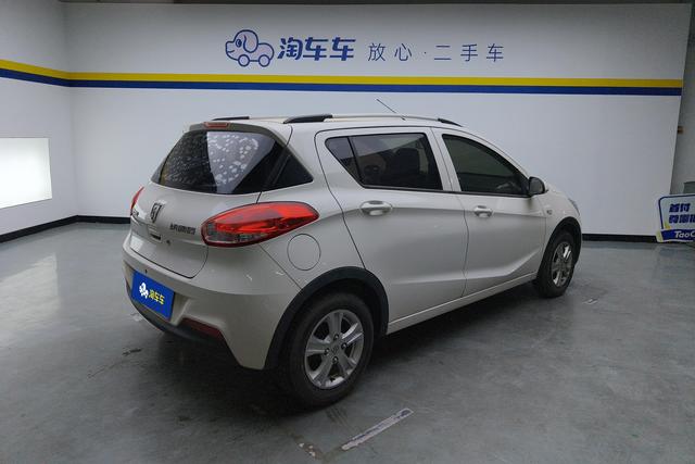 Wuling Baojun 310 2020 1.2 L MTComfort — фото 3