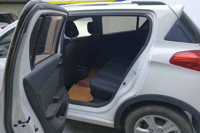 Wuling Baojun 310 2020 1.2 L MTComfort — фото 15