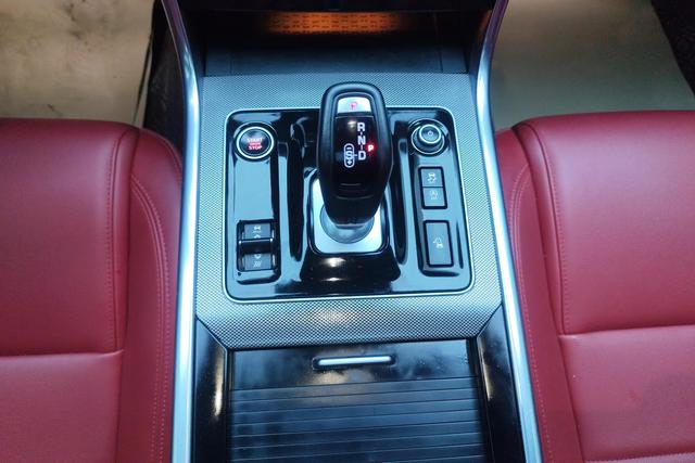 Jaguar XEL 2022 2.0 T 250 PS R-DYNAMIC S — фото 15
