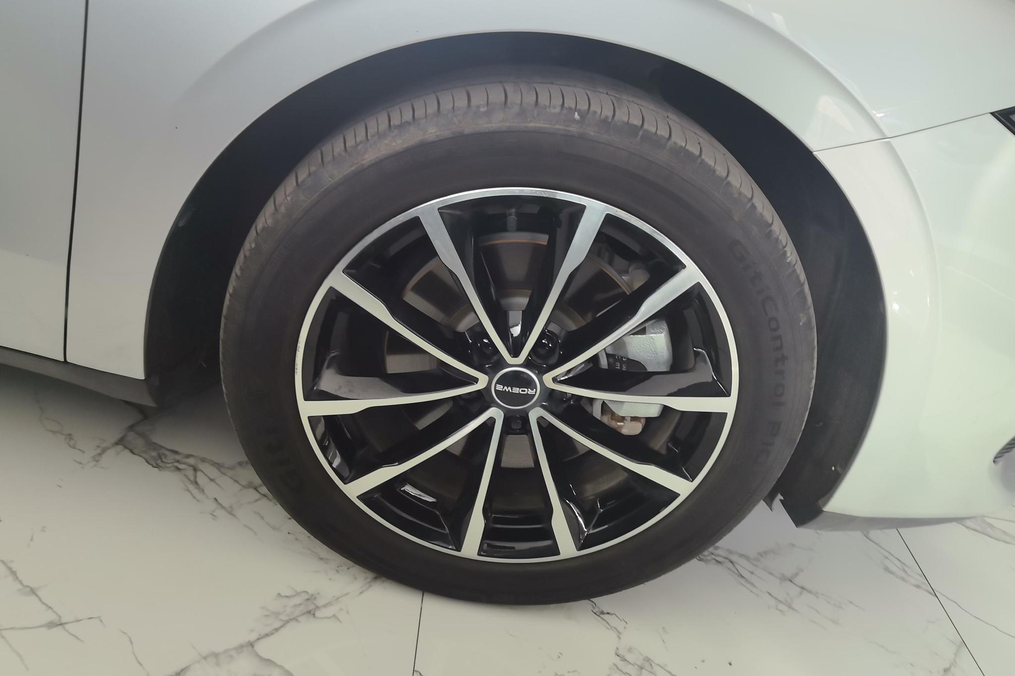 Roewe D7 DMH 2025 125 Champion