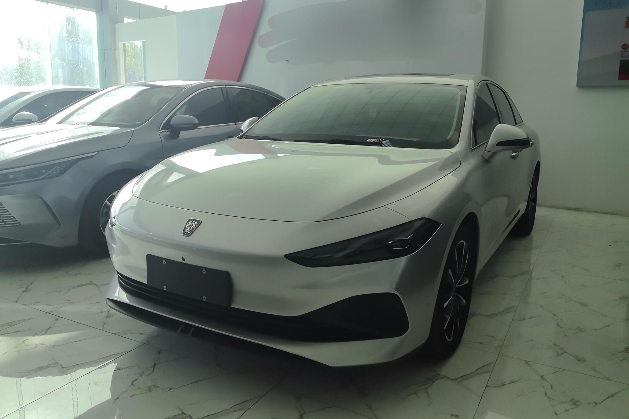 Roewe D7 DMH