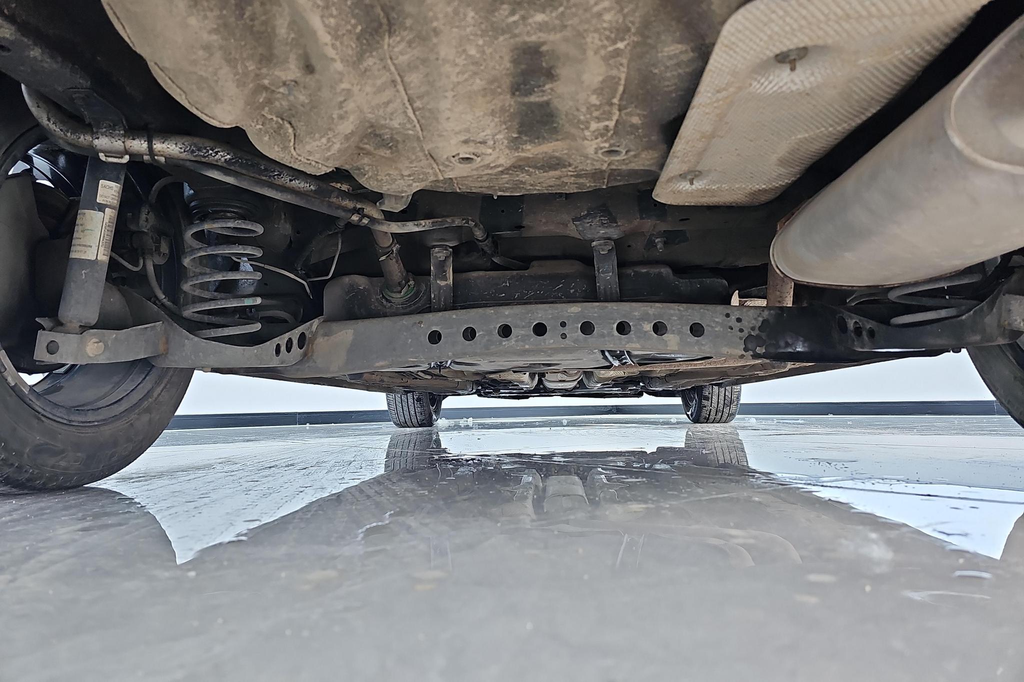 Roewe i5 2021 1.5L CVT Black Gold