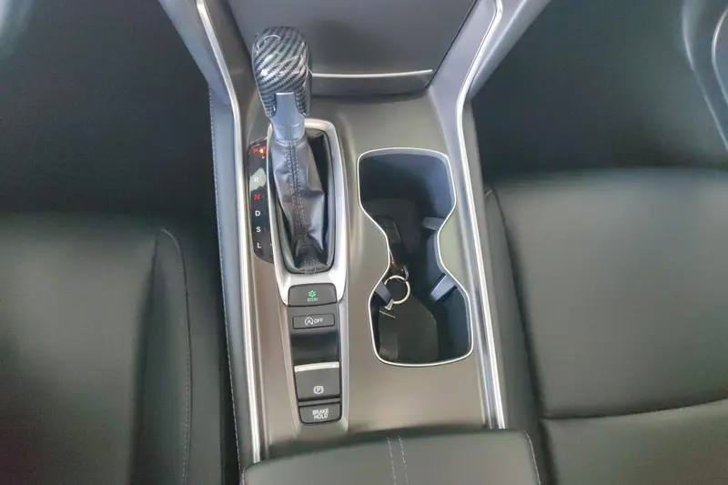 Honda Accord — фото 11