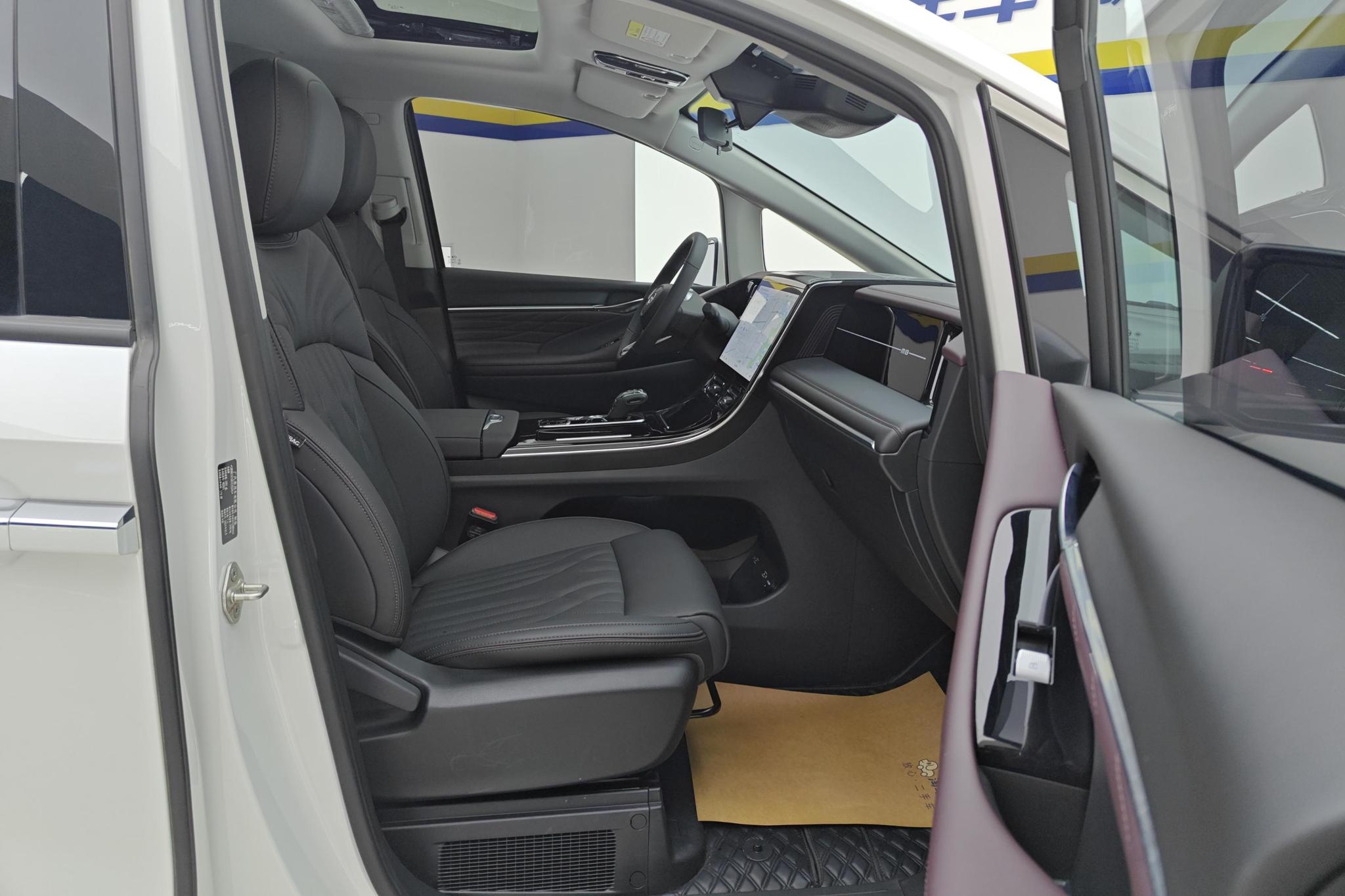 GAC M8 2024 2.0TGDI Luxury