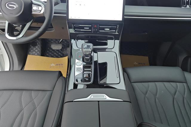 Trumpchi M8 2024 2.0 TGDI — фото 16