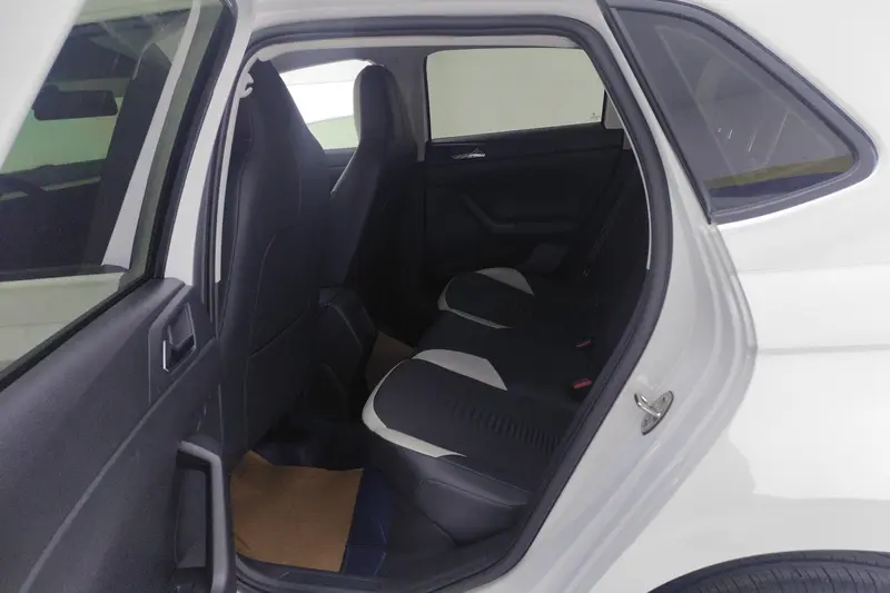 Volkswagen Polo Plus 1.5 L ATTech — фото 11