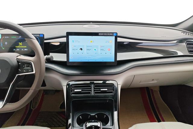 BYD QIN PLUS Hybrid 2024 — фото 10