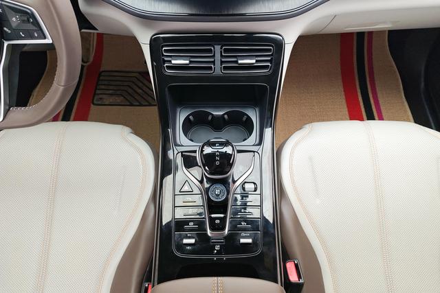 BYD QIN PLUS Hybrid 2024 — фото 14