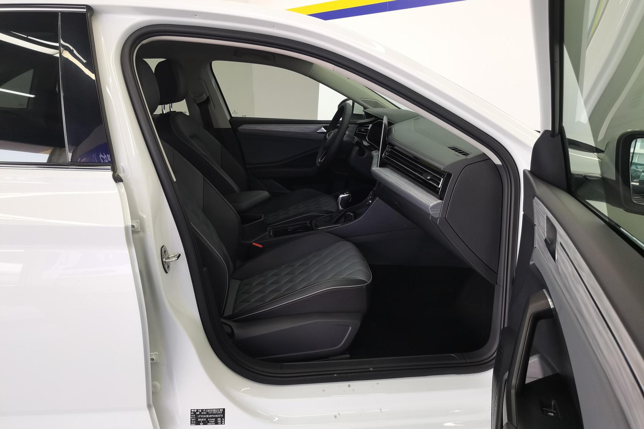 Volkswagen Sagitar 2023 300TSI DSG