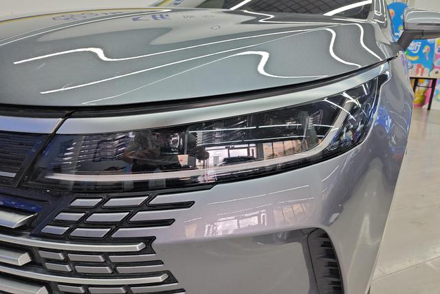 BYD Destroyer 05 2024 DM-i 55 KM Luxury — фото 4