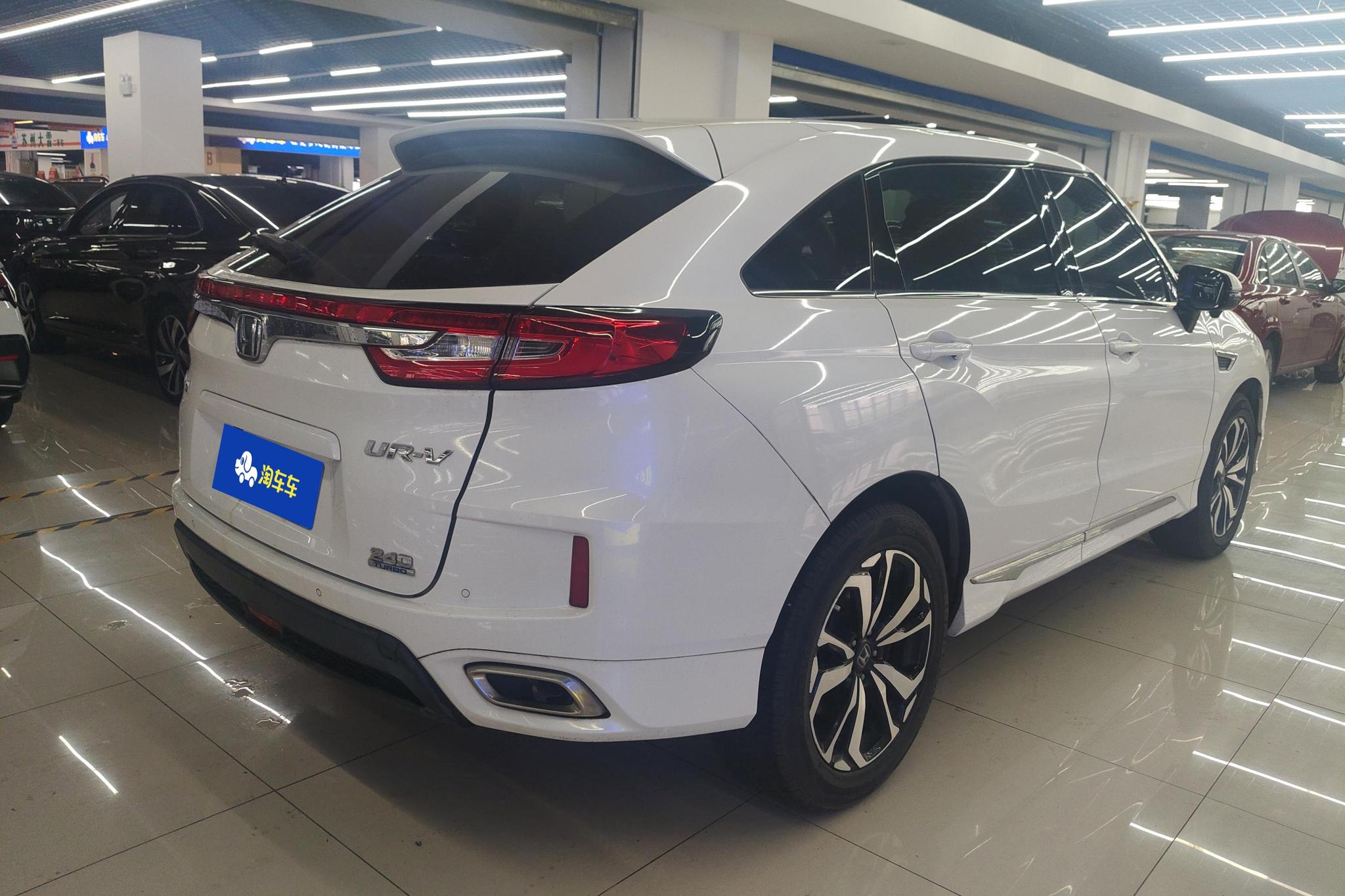 Honda UR-V 2017 240TURBO Luxury V
