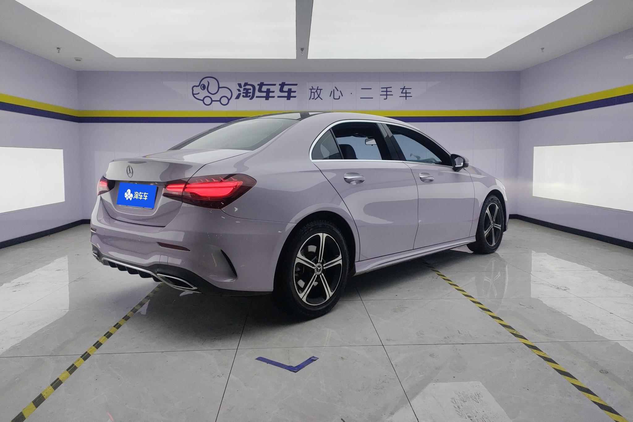 Mercedes-Benz A-Class A 2023 A 200 L Sport Fashion