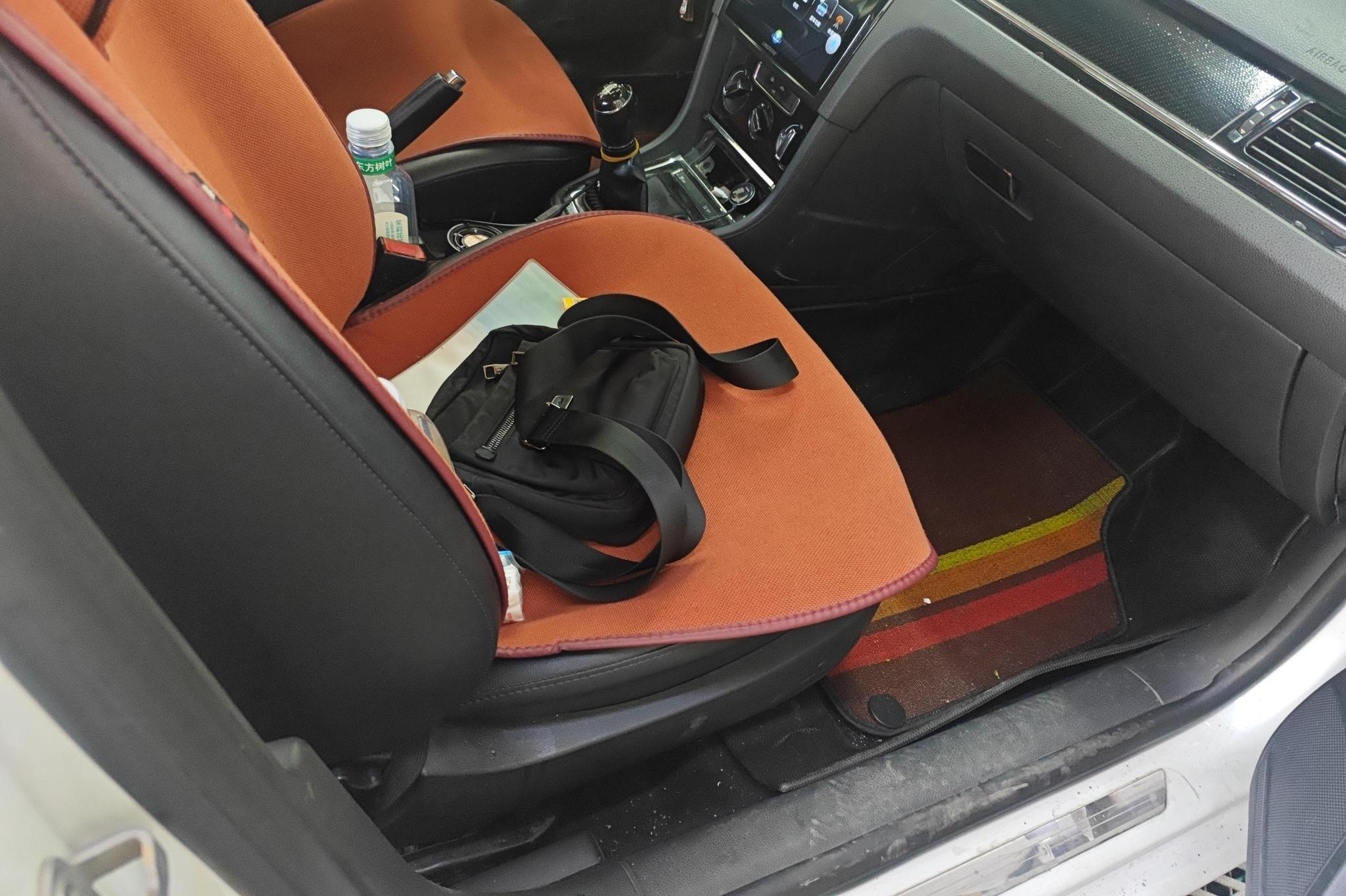 Volkswagen Bora 2013 1.6L MT Comfort