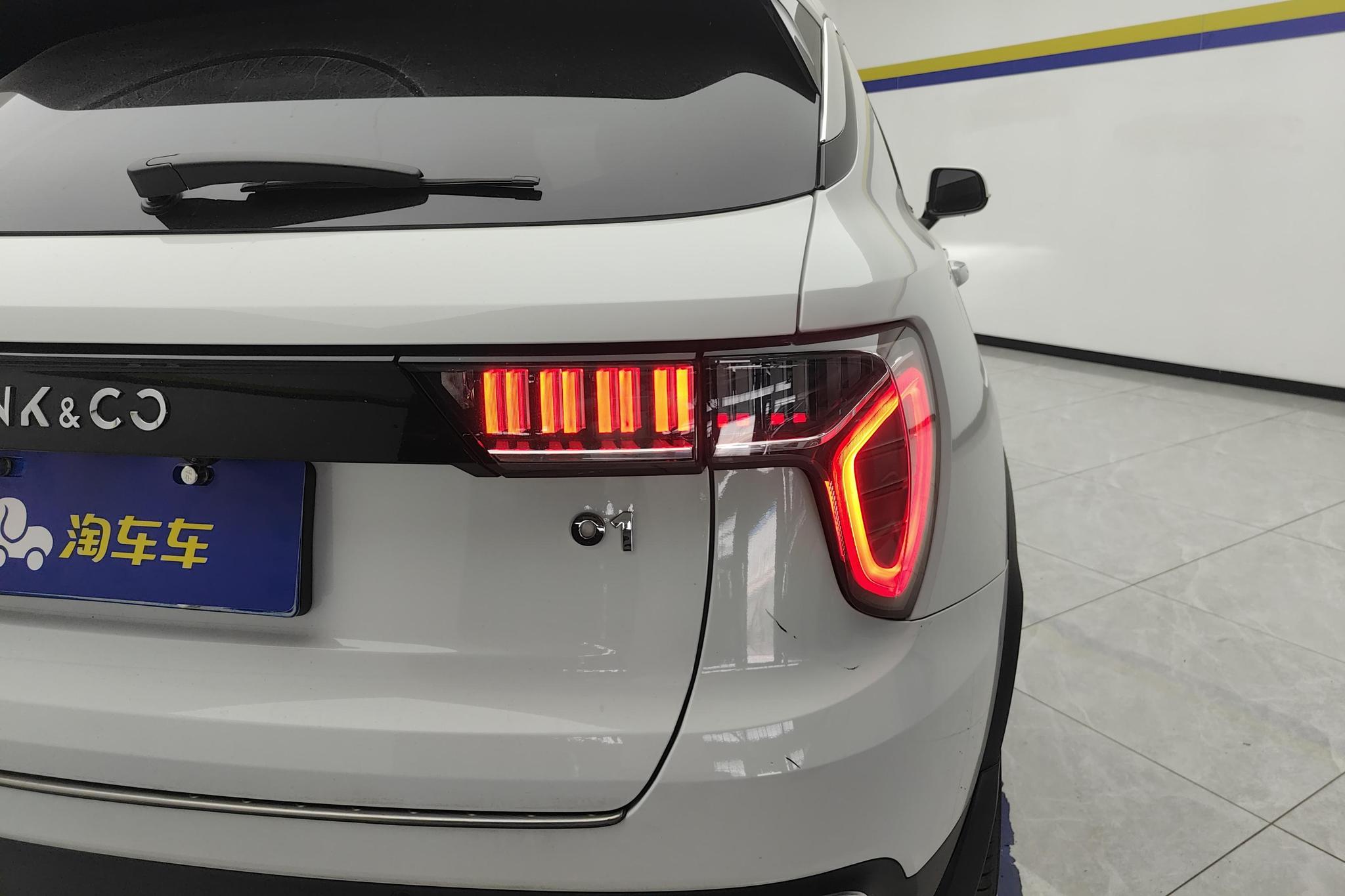 Lynk & Co 01 2017 2.0T Pro