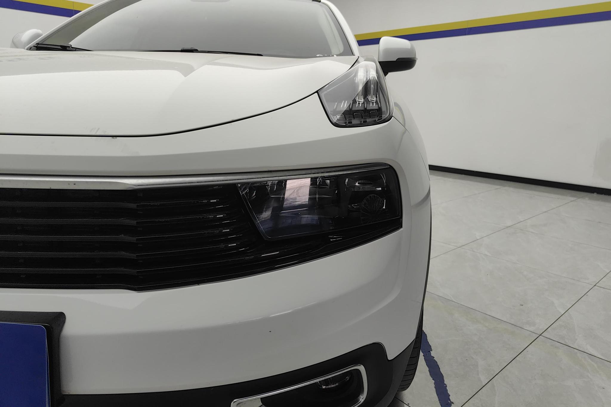 Lynk & Co 01 2017 2.0T Pro