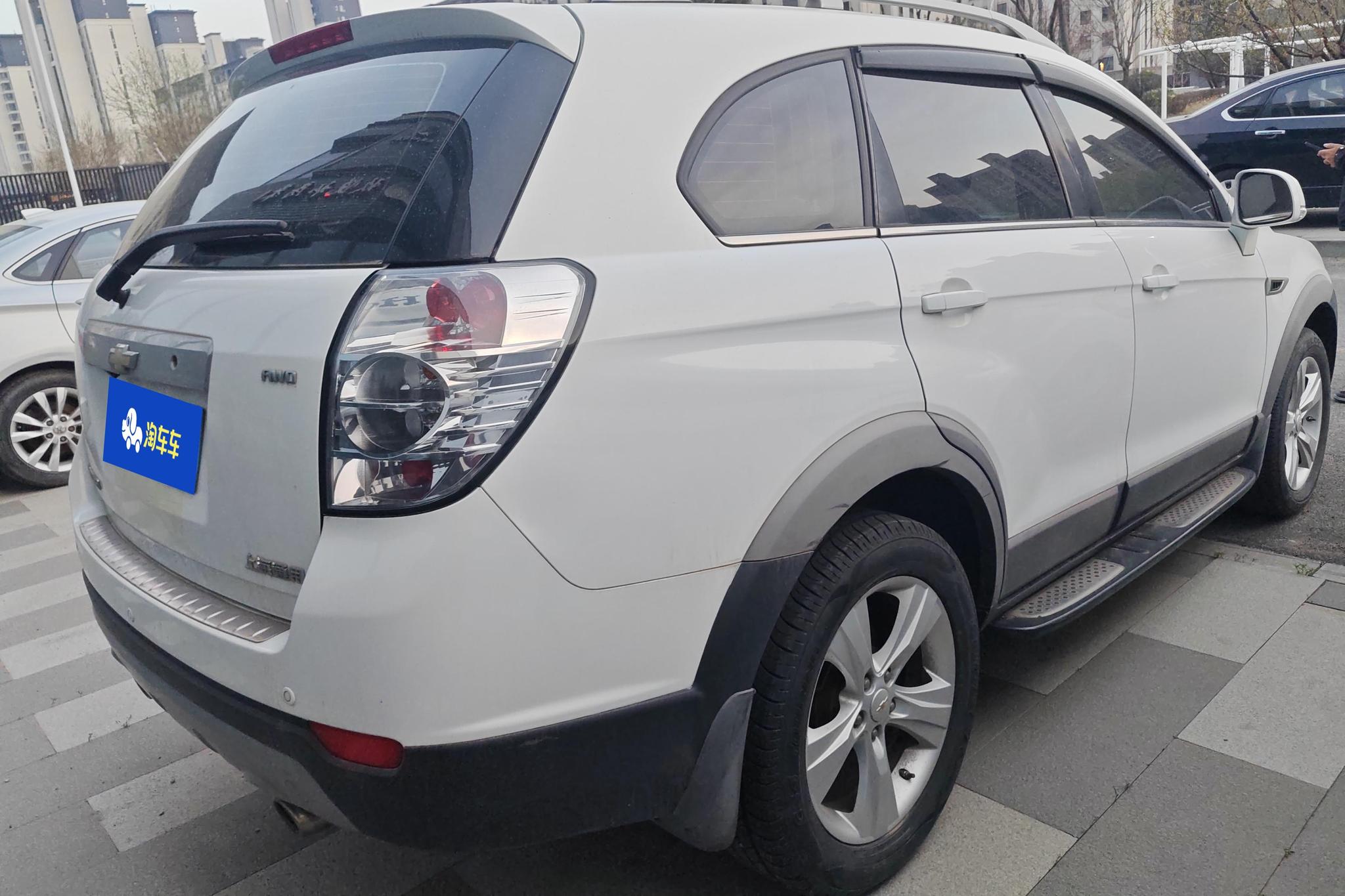 Chevrolet Captiva 2012 2.4L Flagship 7 мест