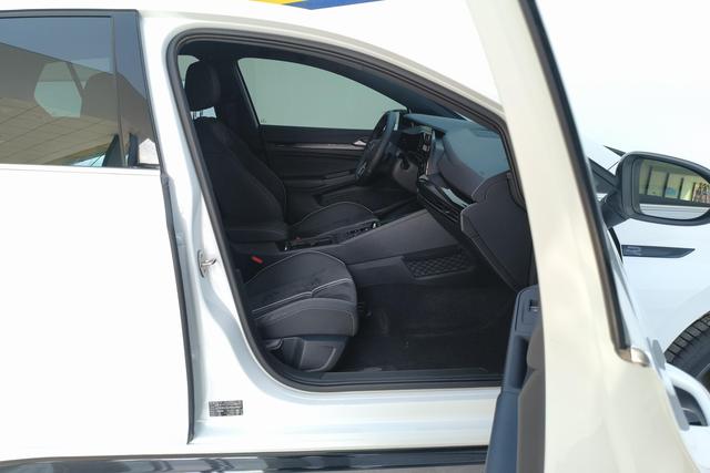 Volkswagen Golf 2023 280 TSI DSG R-Line Lite — фото 15