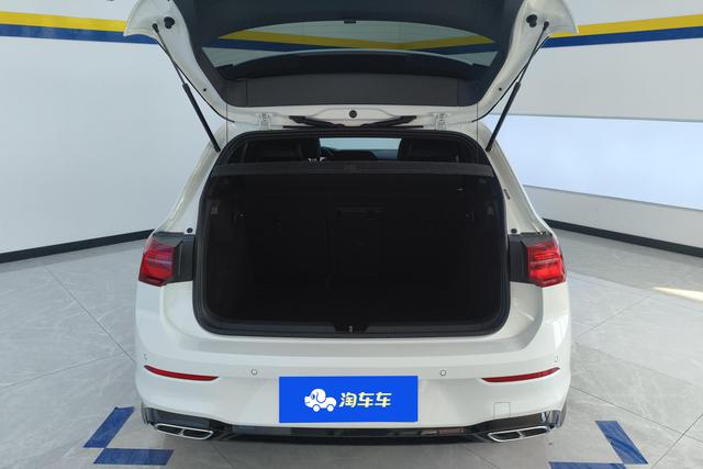 Volkswagen Golf 2023 280 TSI DSG R-Line Lite — фото 17