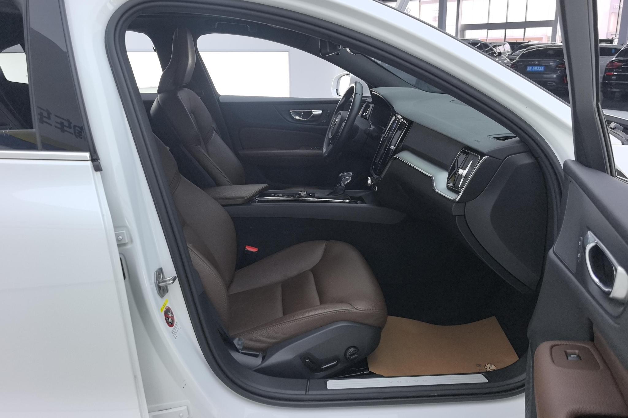 Volvo S60 2021 T4 Luxury