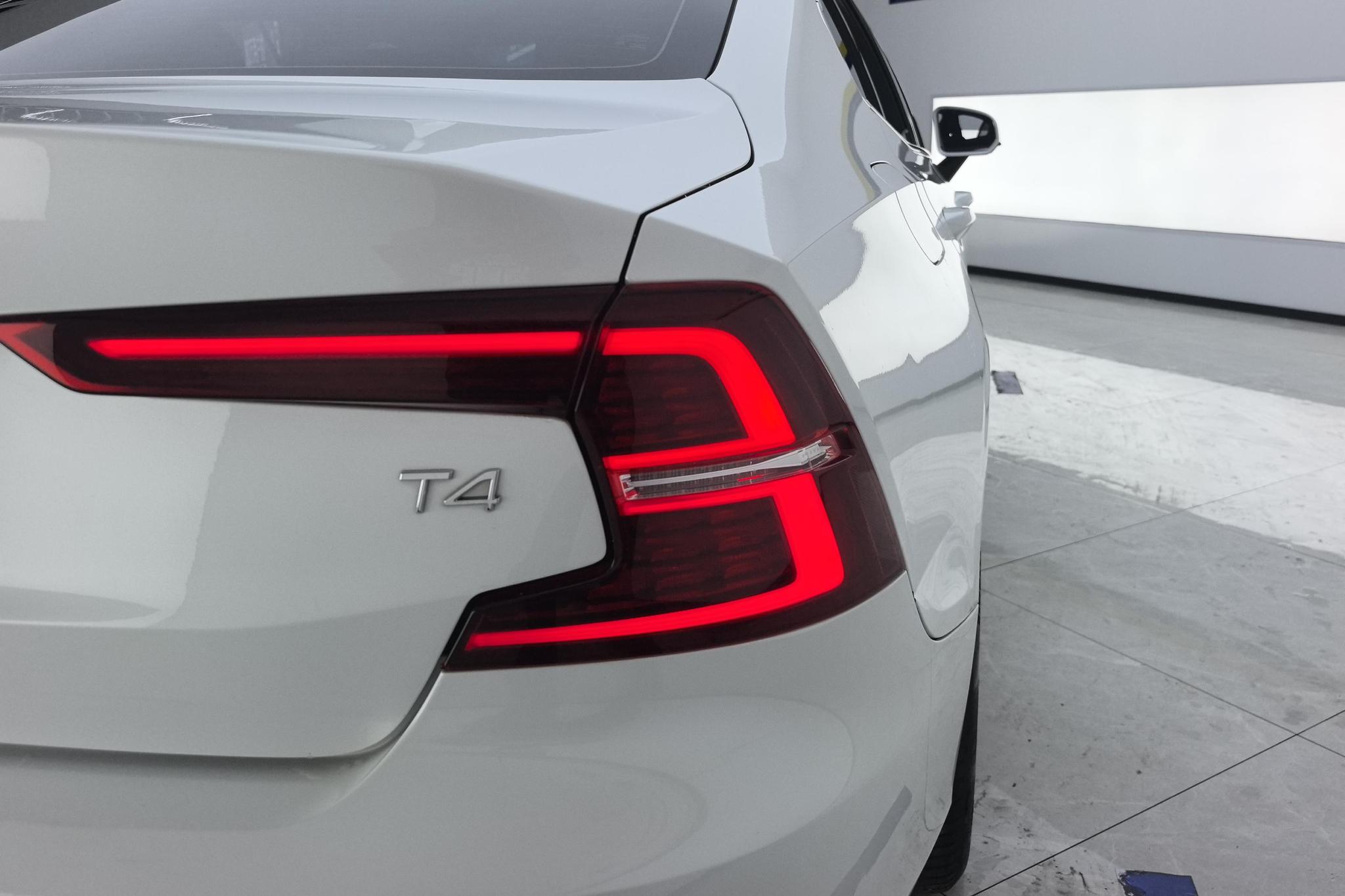 Volvo S60 2021 T4 Luxury