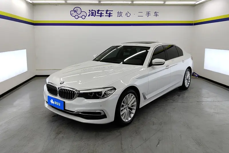BMW 5 Series — фото 1