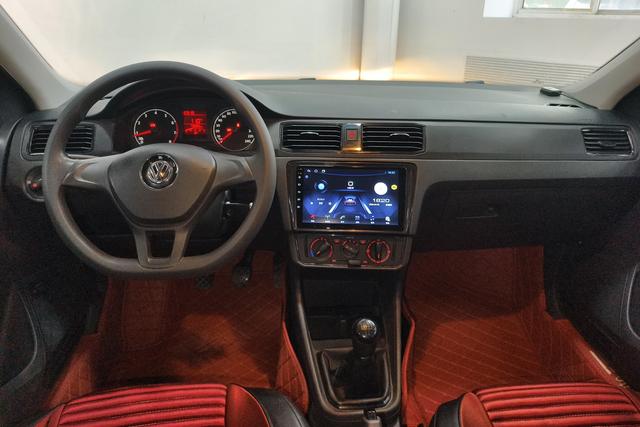 Volkswagen Santana 2016 1.6 L MT — фото 11