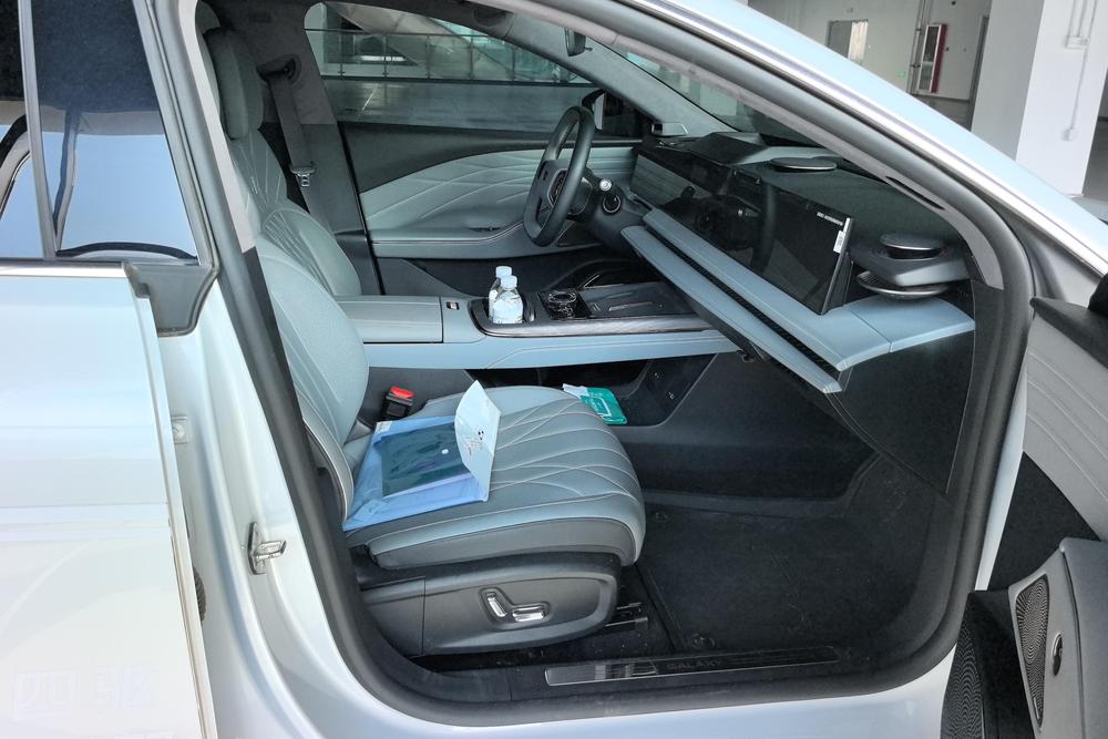 Geely Galaxy E8, фото 12