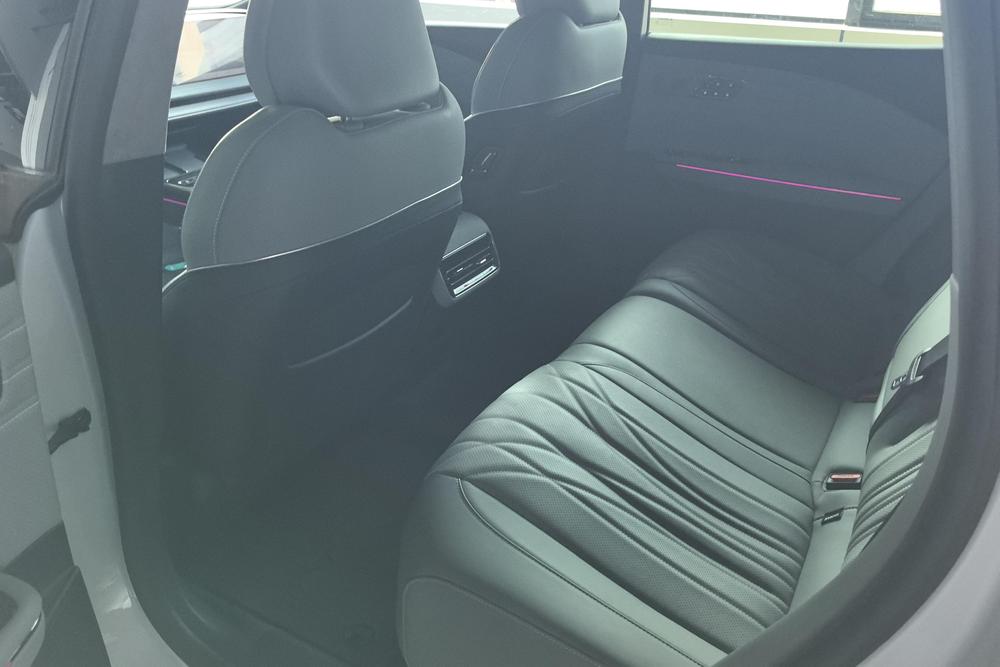 Geely Galaxy E8, фото 16