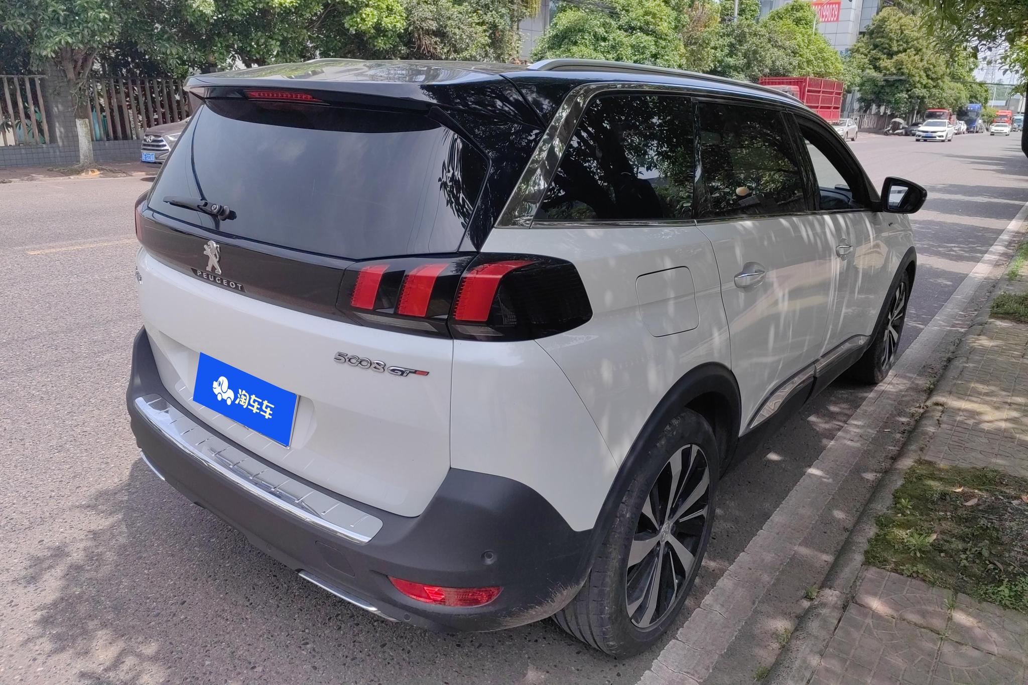 Peugeot 5008 2017 380THP 7 мест Luxury GT