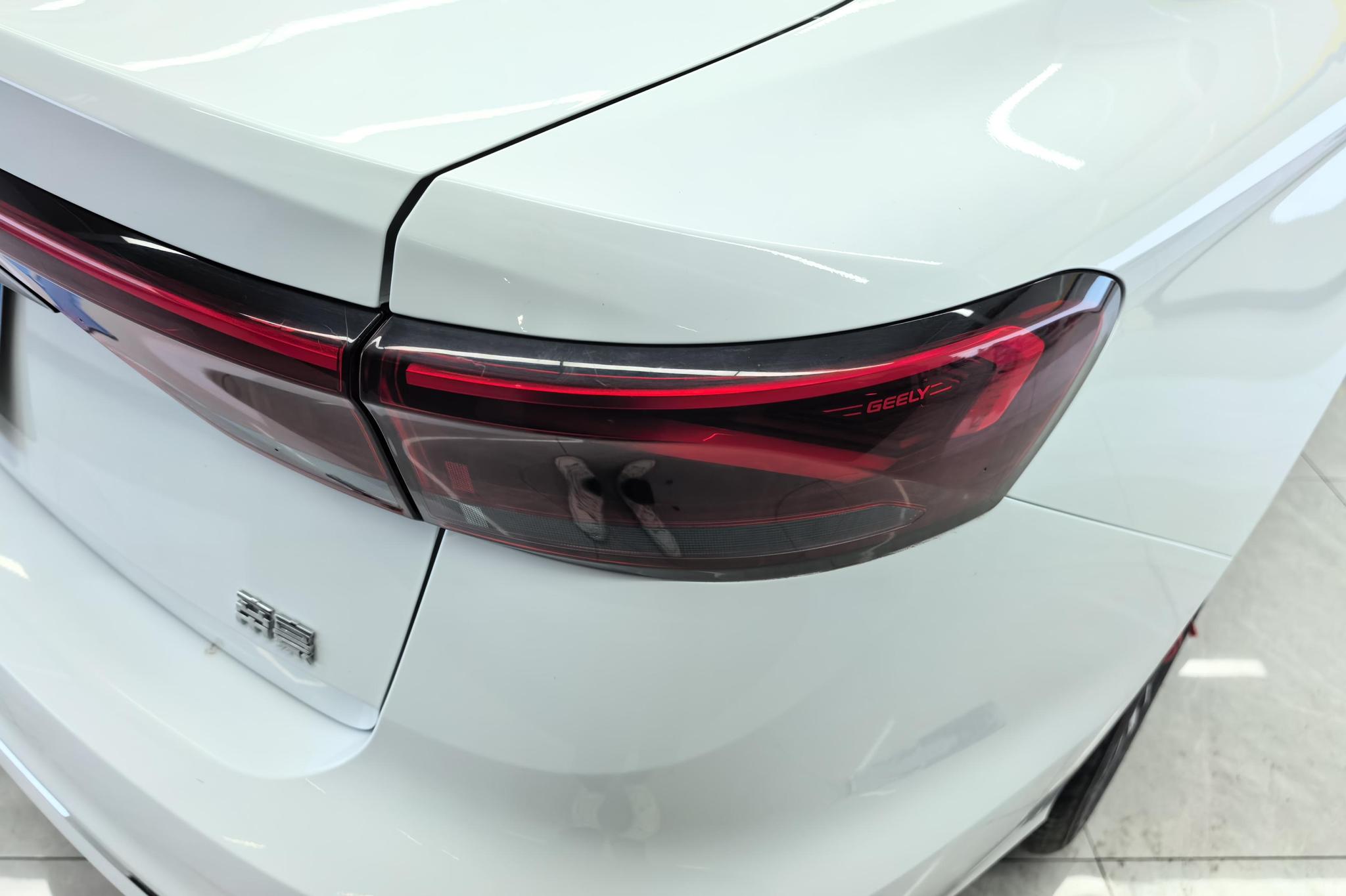 Geely Emgrand 2025 4 1.5L CVT
