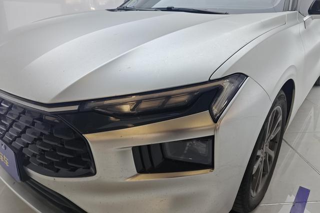 Ford Mondeo 2025 Eco Boost 245 Luxury — фото 5