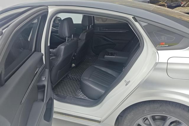 Ford Mondeo 2025 Eco Boost 245 Luxury — фото 16