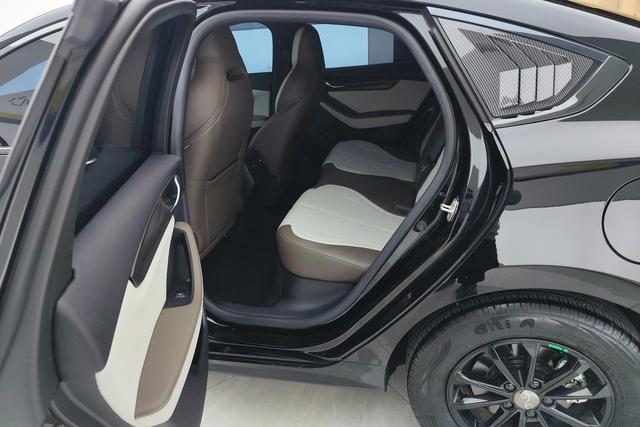 BYD Qin Plus — фото 15