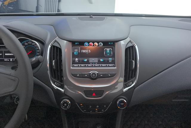 Chevrolet Cruze 2018 Redline 320 AT — фото 11