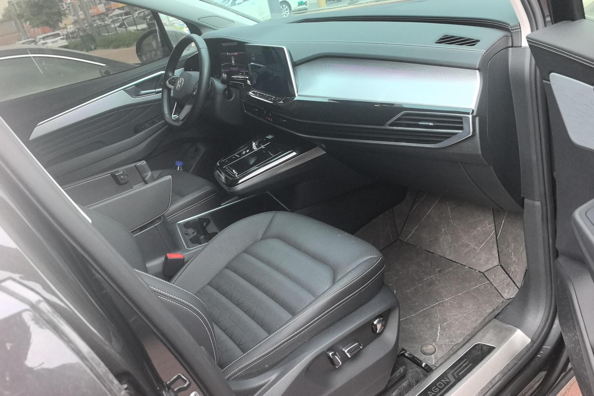 Volkswagen Viloran 2023 380TSI Luxury Pro 6 мест