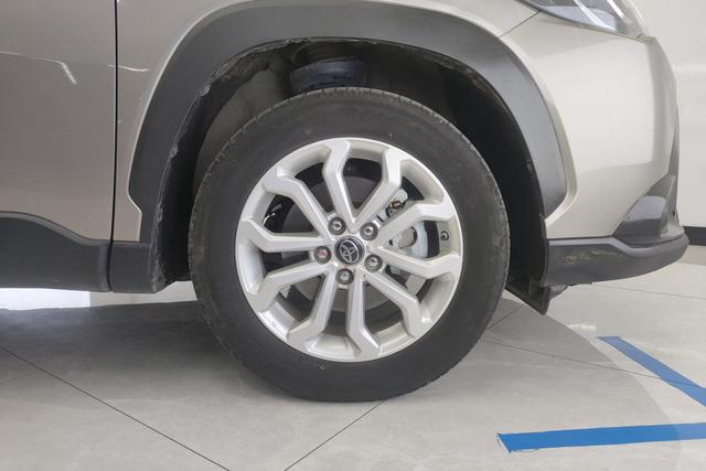 Toyota Frontlander 2023 2.0 L CVT — фото 10