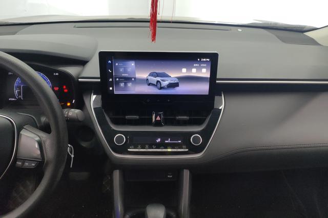 Toyota Frontlander 2023 2.0 L CVT — фото 12