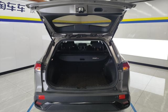 Toyota Frontlander 2023 2.0 L CVT — фото 17