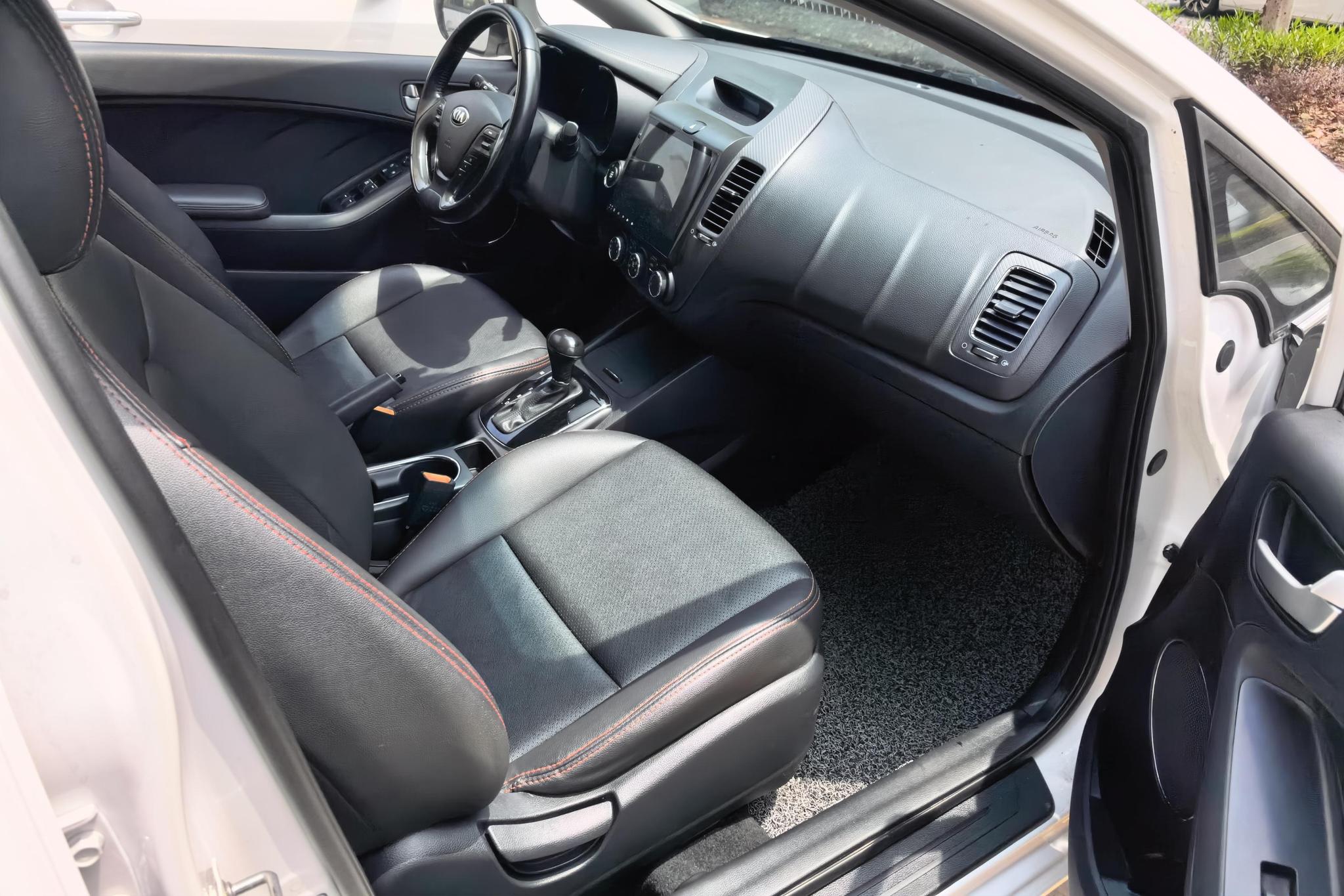 Kia K3 2016 1.6L AT GLS