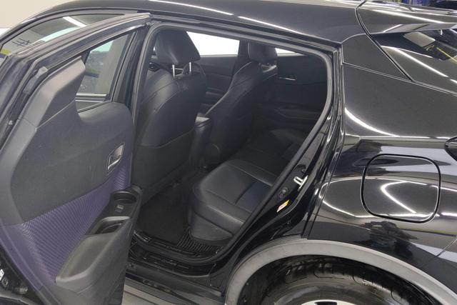Toyota C-HR 2020 2.0 L — фото 16