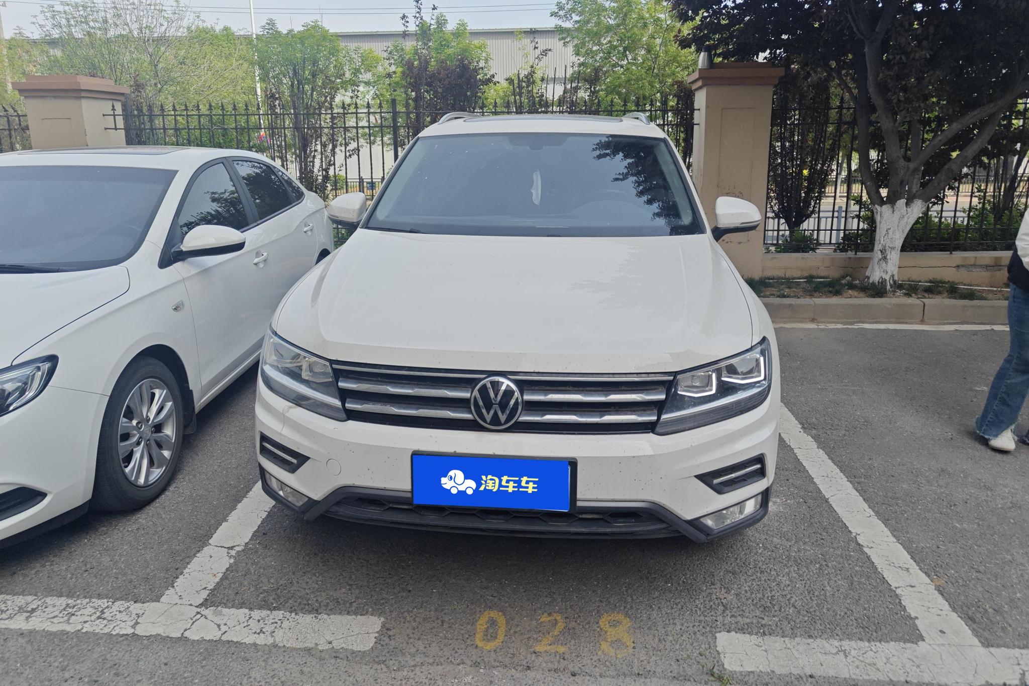 Volkswagen Tiguan L L 2021 330TSI AT Smart