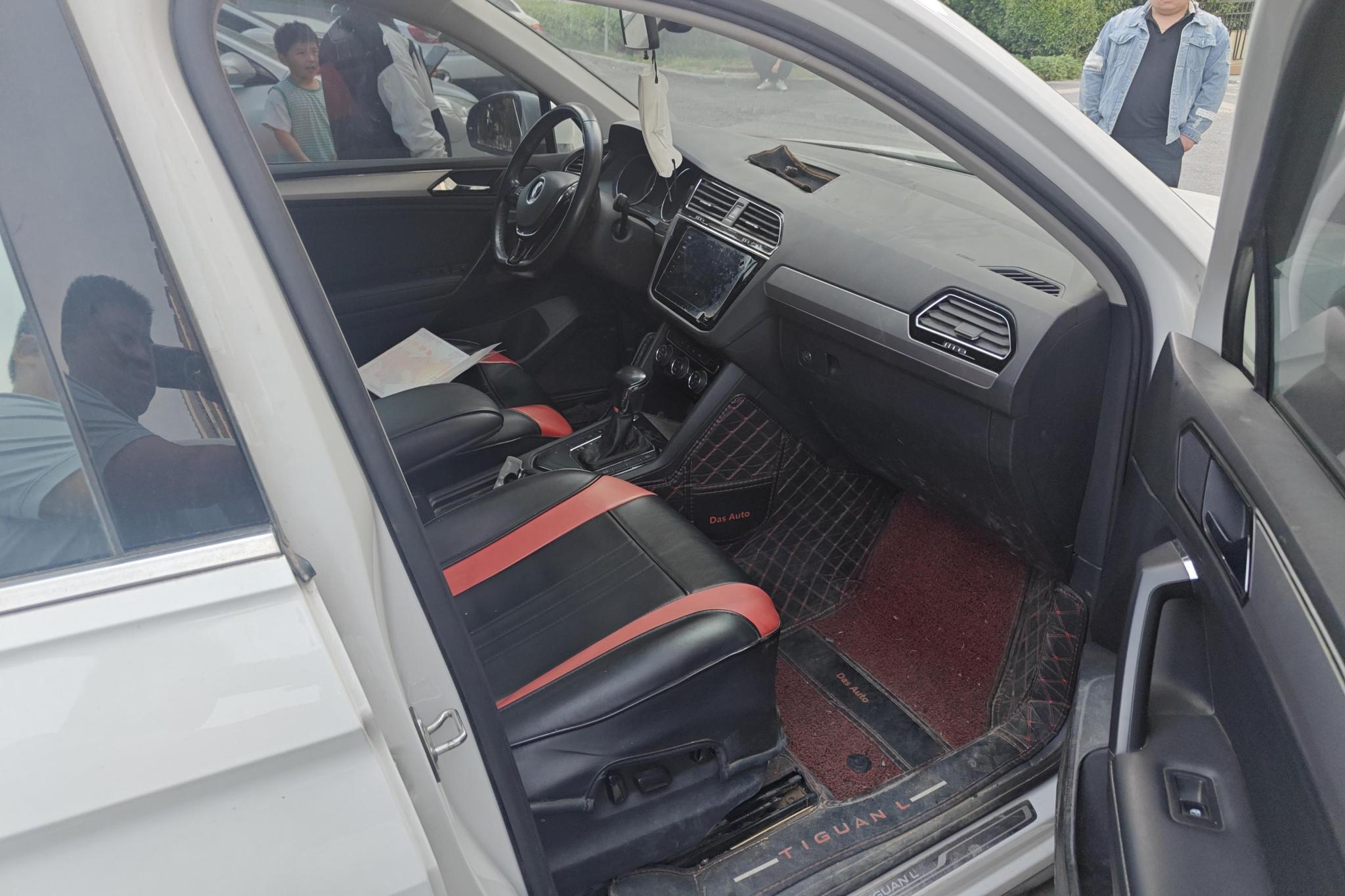Volkswagen Tiguan L L 2021 330TSI AT Smart